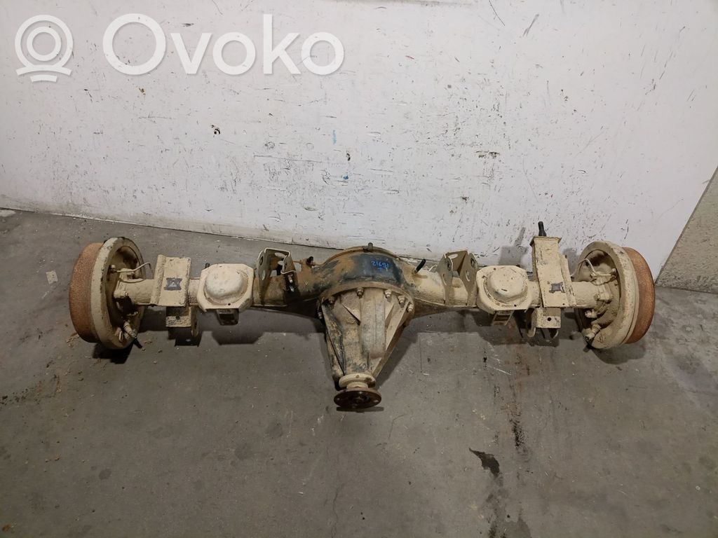 Nissan Terrano Hinterachsträger mit Reduzierstück 