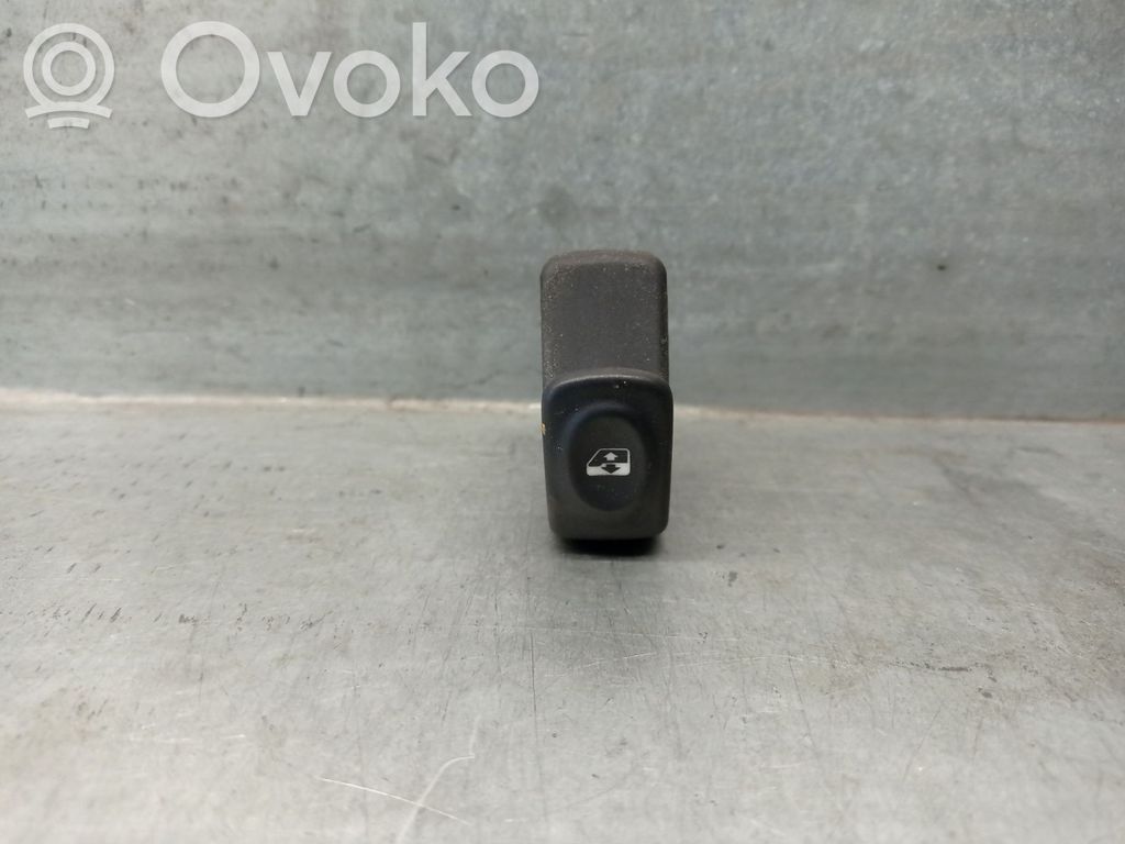 Renault Megane I Interruptor del elevalunas eléctrico 
