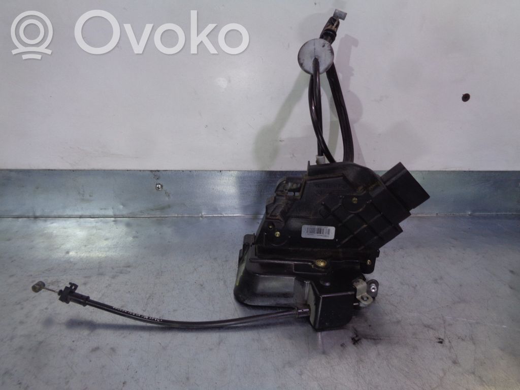 Ford Focus Takaoven lukko 