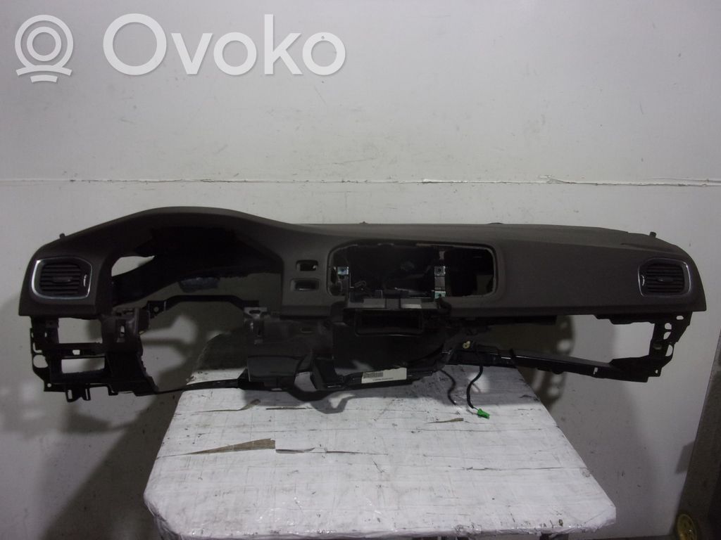 Volvo V60 Панель 