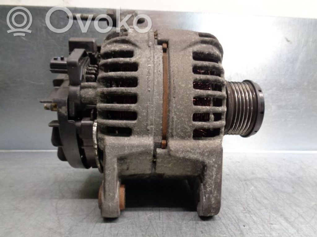 Generator/alternator   8200390675,0124425037,BOSCH