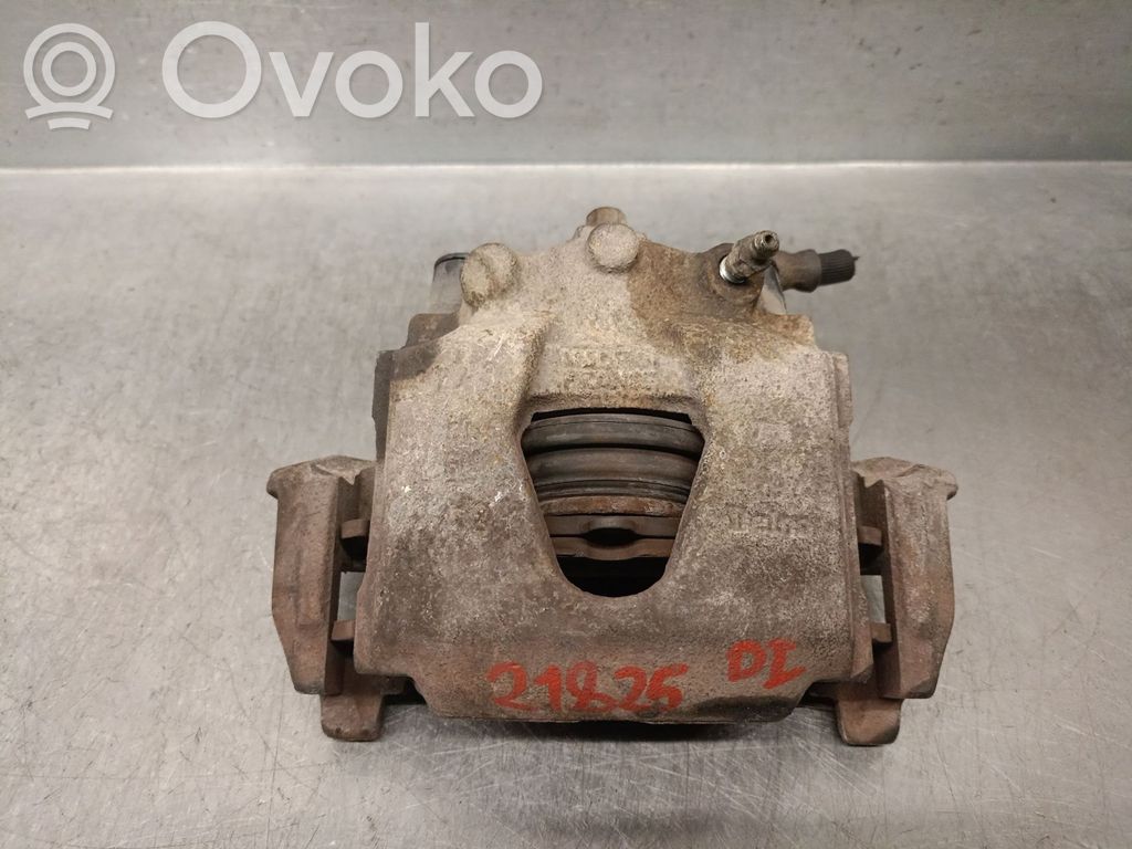 Opel Corsa B Zacisk hamulcowy przedni 