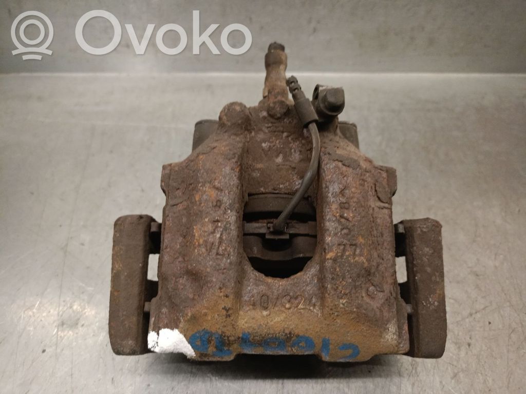 BMW 7 E38 Jarrusatulan tyynyn pidike takana 