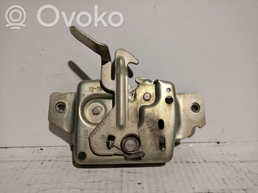 Renault Clio III Tie down hook / loop 