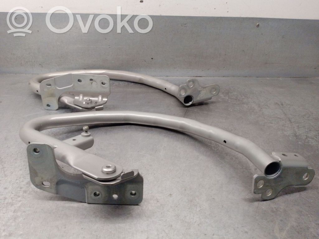 Volvo S60 Tailgate/trunk/boot hinge 