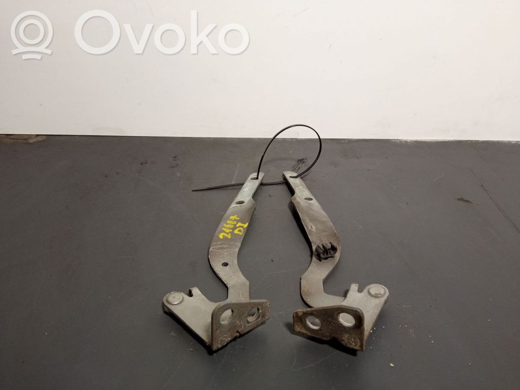 Ford Mondeo MK II Konepellin saranat 