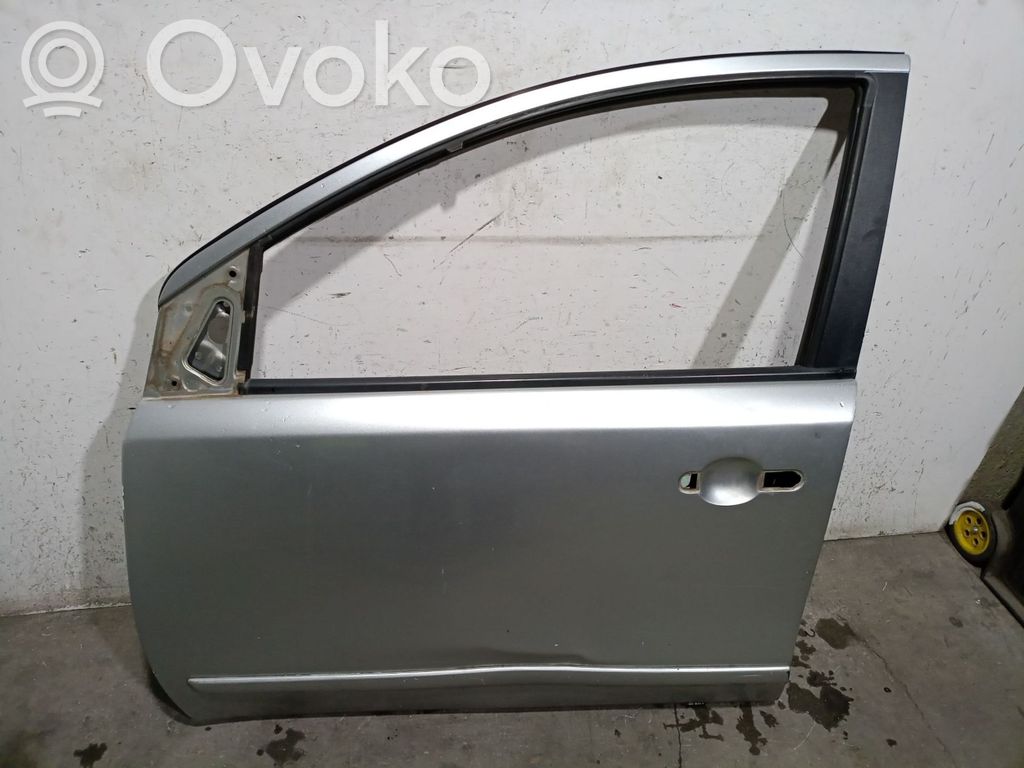 Nissan Note (E11) Дверь 