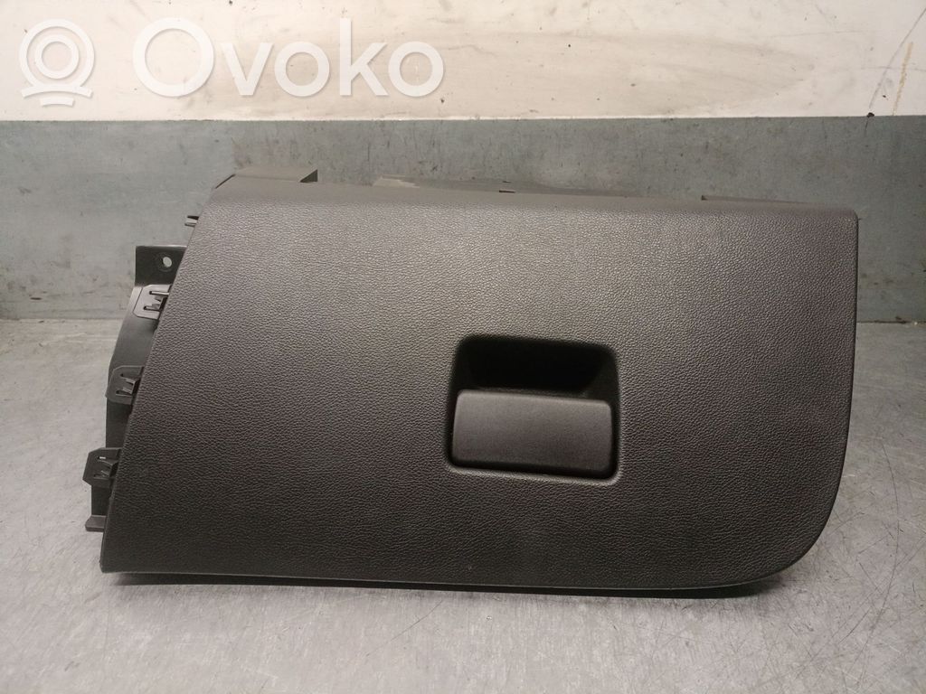 Opel Astra K Daiktadėžė 
