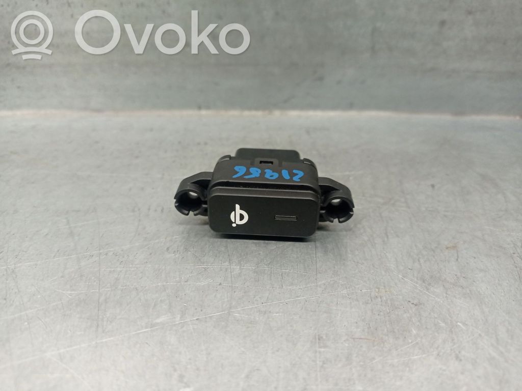 KIA Xceed Multifunctional control switch/knob 
