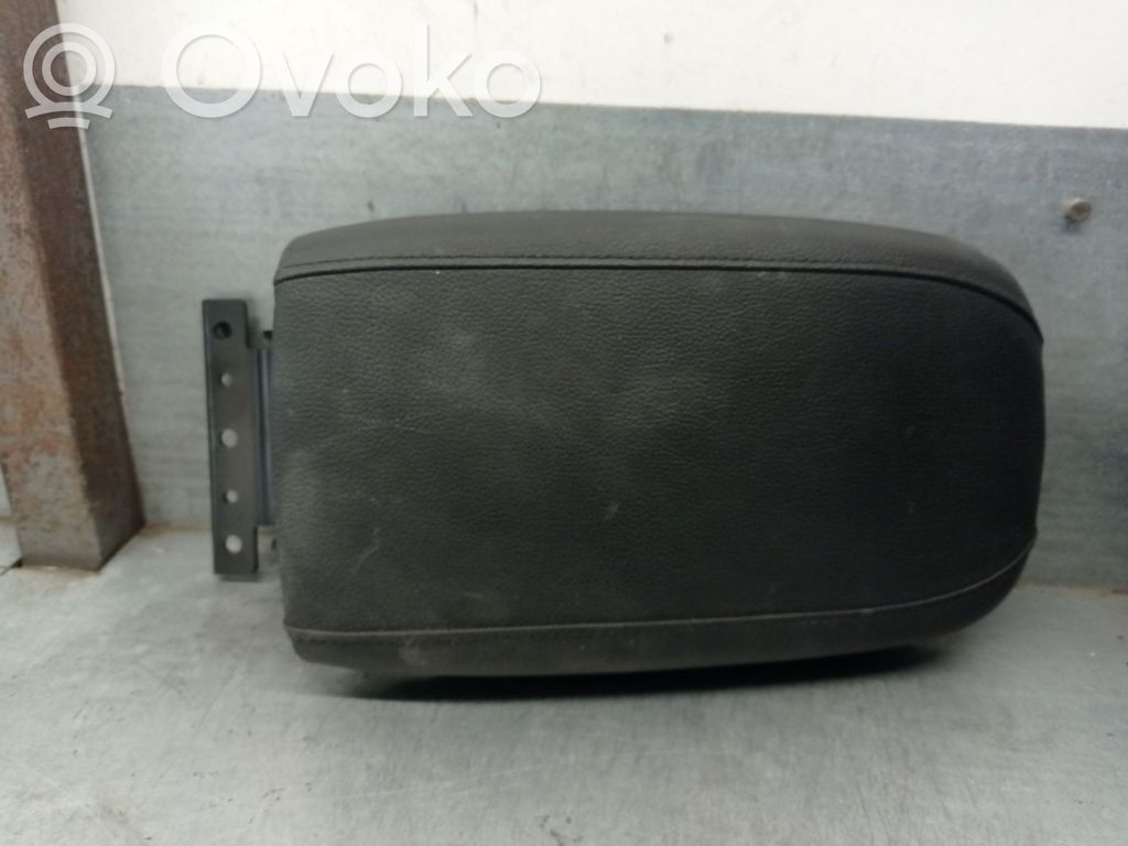 KIA Xceed Armrest 