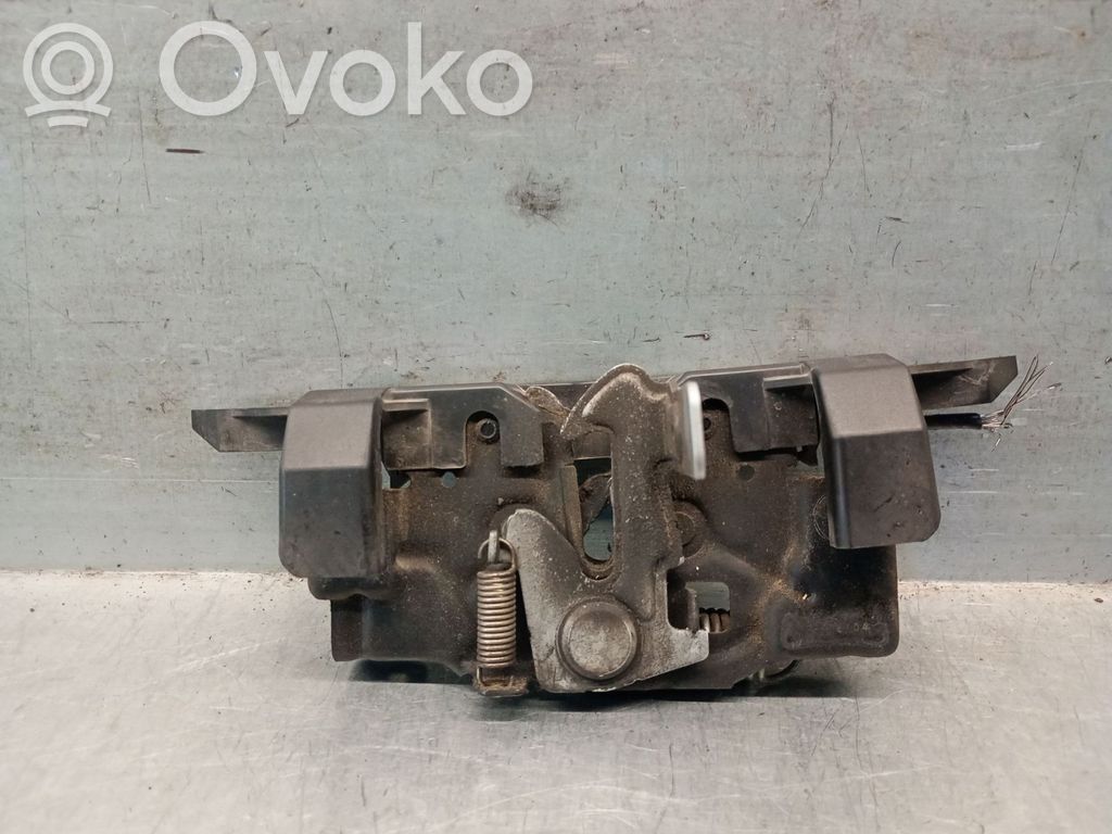 Mazda 6 Tie down hook / loop 