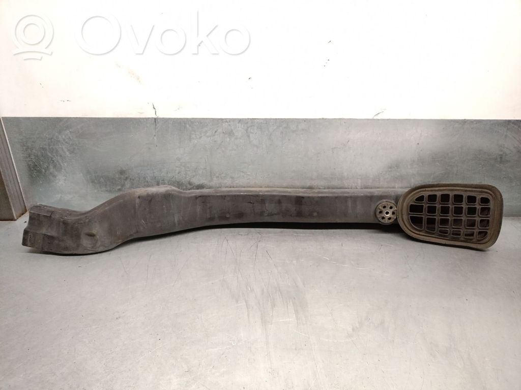 BMW 5 E39 Ilmastointilaitteen putki (A/C) 