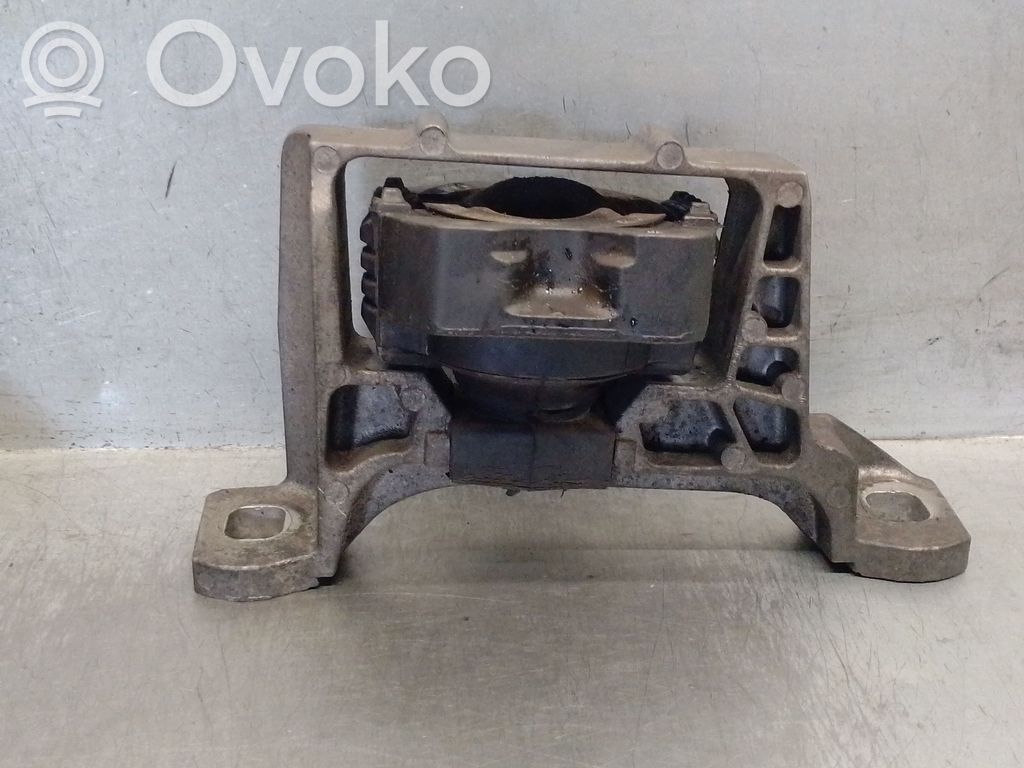 Volvo V50 Engine mount bracket 