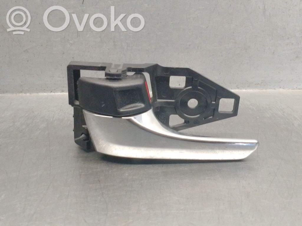 Toyota RAV 4 (XA40) Manecilla interna puerta trasera