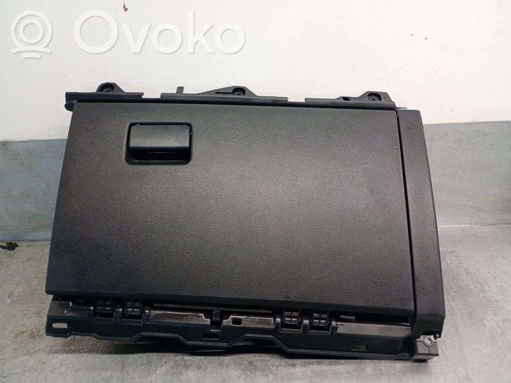 Toyota Corolla E160 E170 Guantera 
