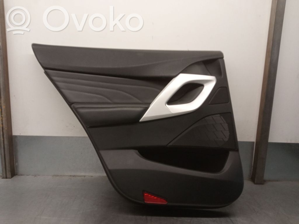 Citroen DS5 Takaoven verhoilu 