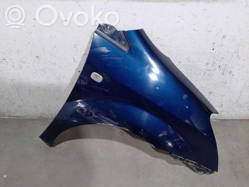 Toyota Corolla Verso E121 Spārns 