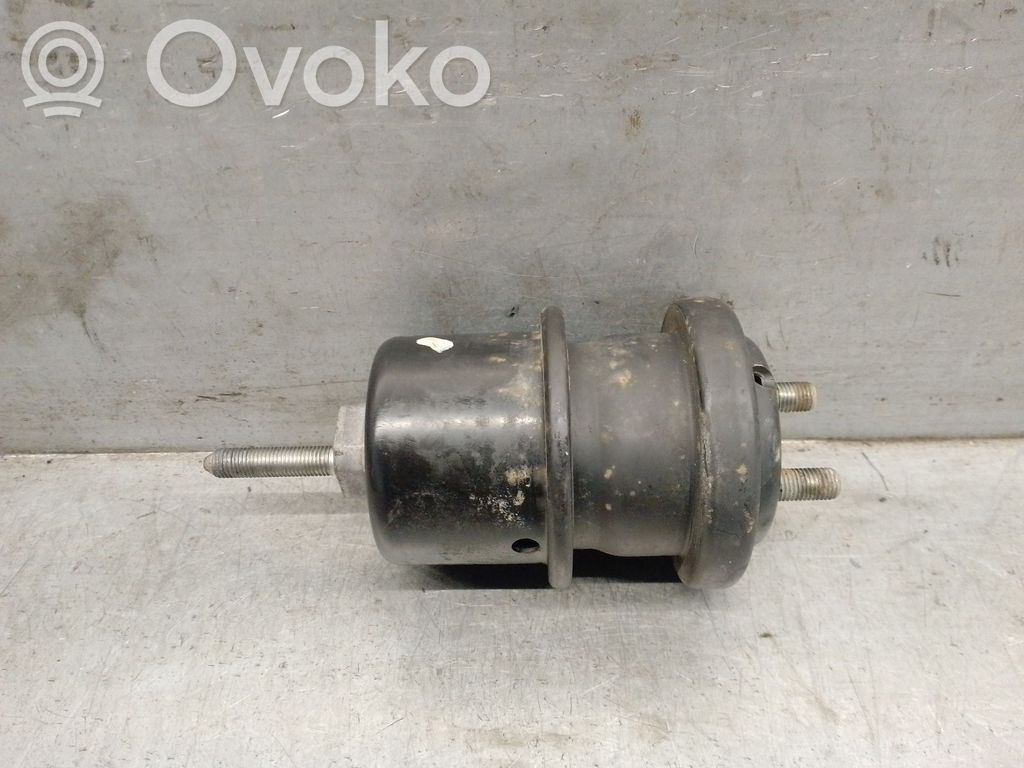 Subaru Outback (BS) Engine mount bracket 