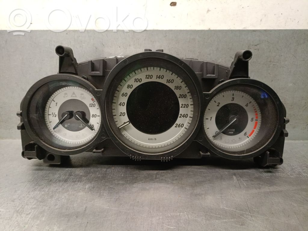 Mercedes-Benz C W204 Tachimetro (quadro strumenti)