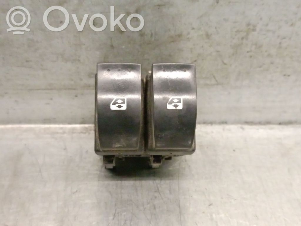 Renault Megane II Electric window control switch 