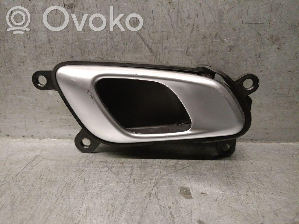 KIA Xceed Manecilla interna puerta trasera 