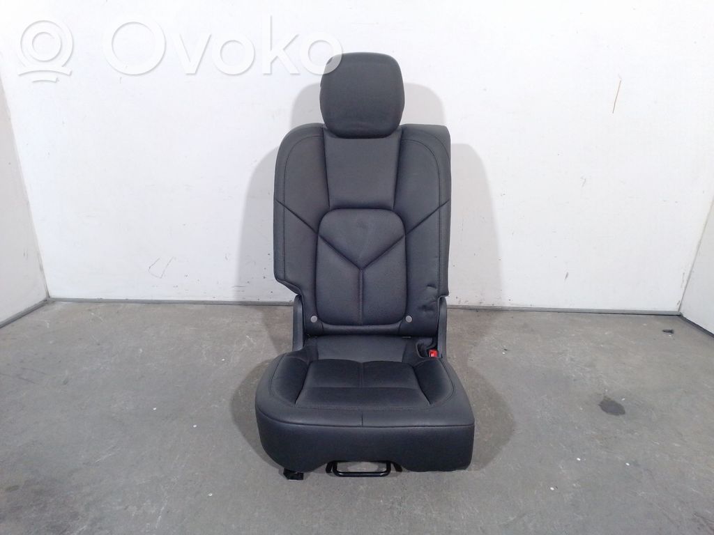 Porsche Cayenne (9Y0 9Y3) Takaistuin 