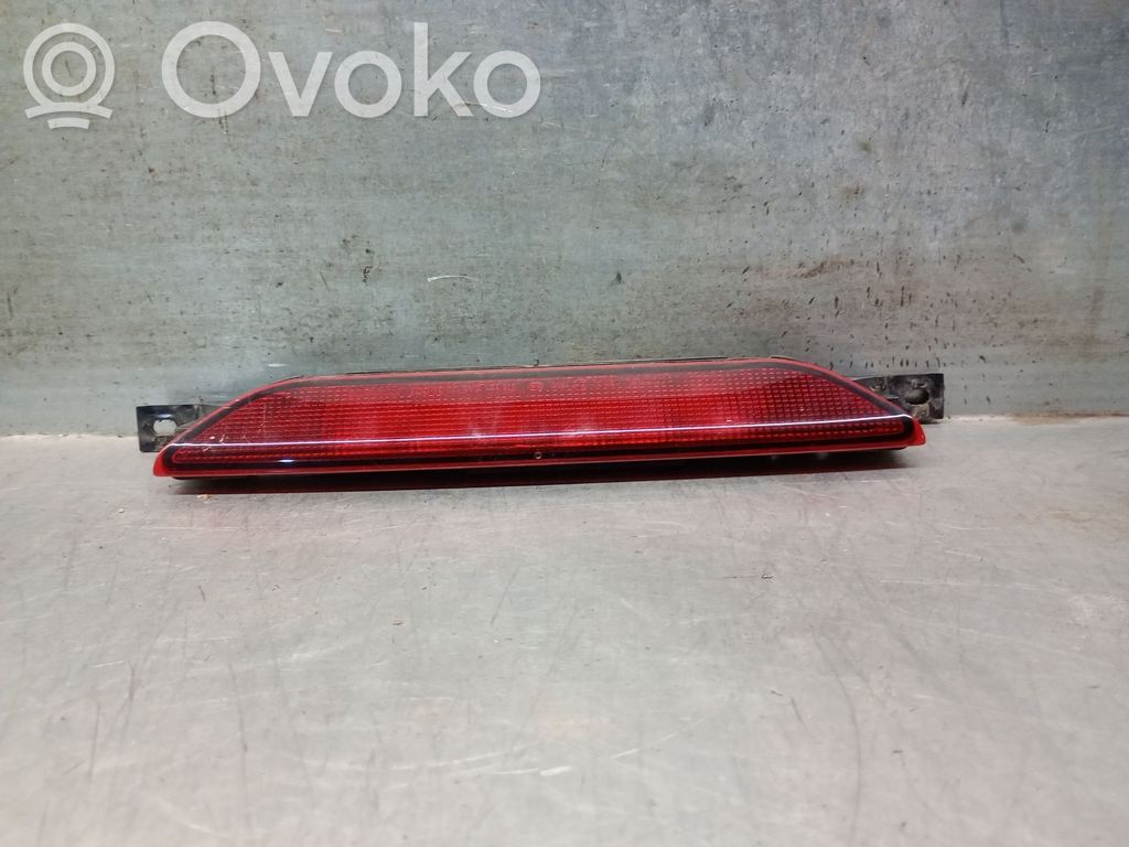 Jeep Compass Third/center stoplight 