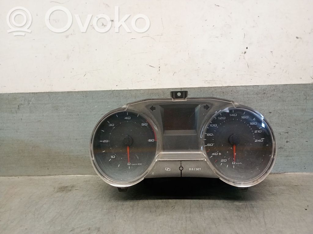 Seat Ibiza IV (6J,6P) Licznik / Prędkościomierz 