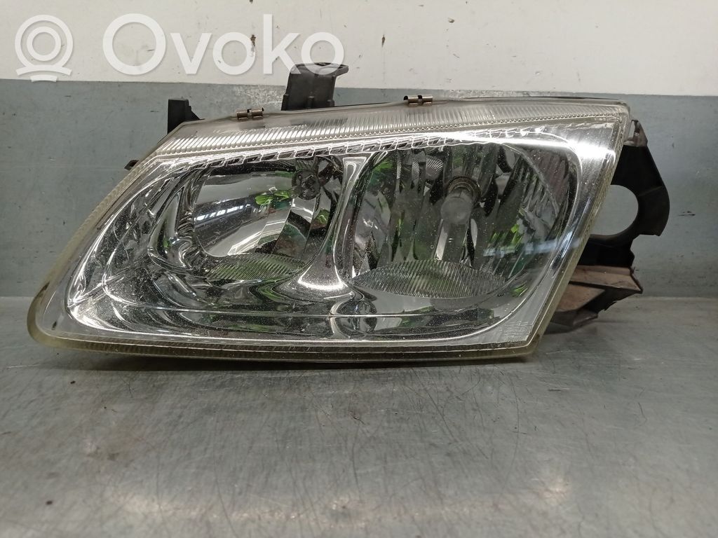 Nissan Almera N16 Lampa przednia 
