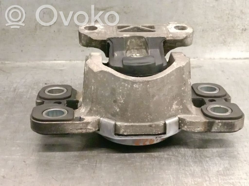 Land Rover Freelander 2 - LR2 Engine mount bracket 
