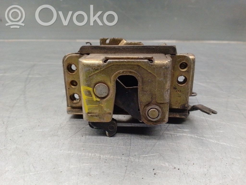 Opel Kadett E Aizmugurē slēdzene 