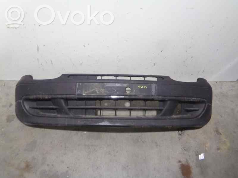 Renault Twingo I Parachoques delantero 