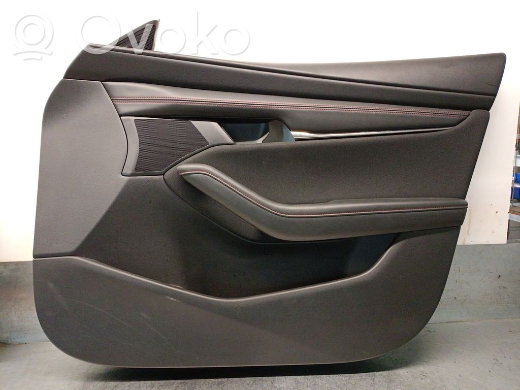 Mazda 3 Revestimiento de puerta delantera 