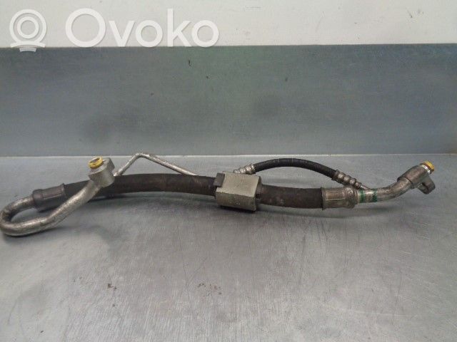 BMW 1 E81 E87 Ilmastointilaitteen putki (A/C) 