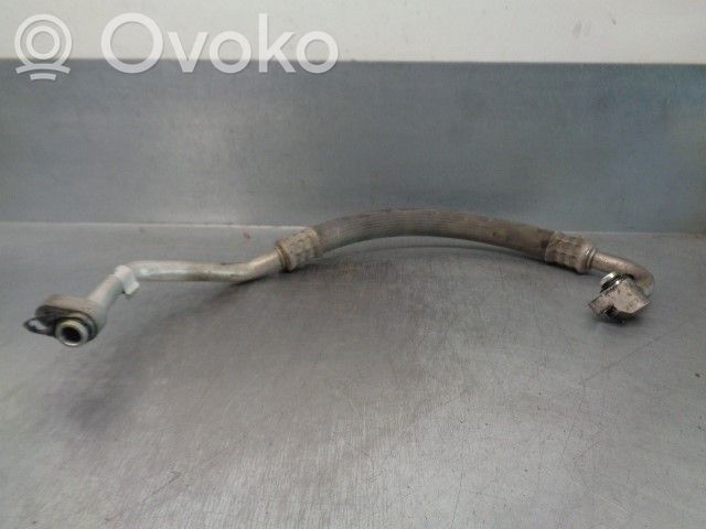 Ilmastointilaitteen putki (A/C)   P05058151AB