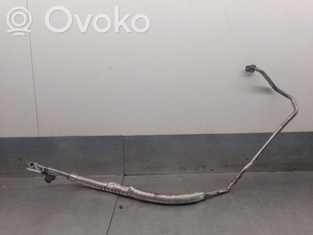BMW 3 E46 Ilmastointilaitteen putki (A/C) 