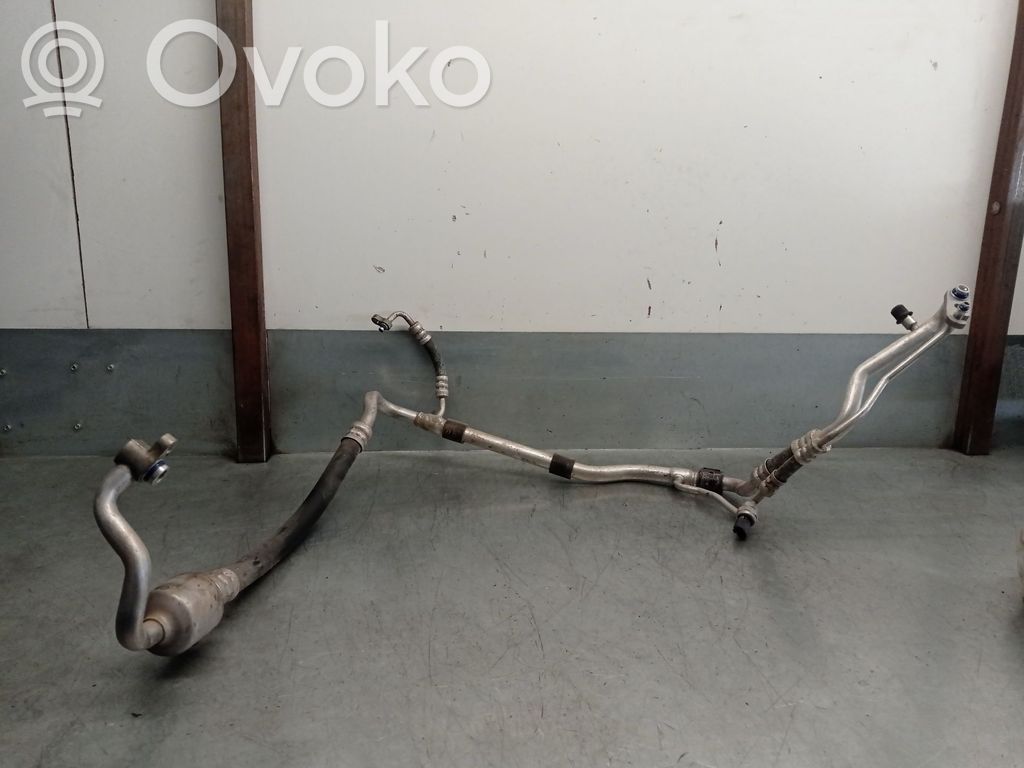 KIA Stonic Ilmastointilaitteen putki (A/C) 