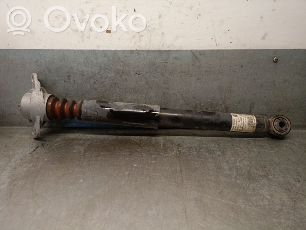 Volkswagen Golf SportWagen Takaiskunvaimennin 