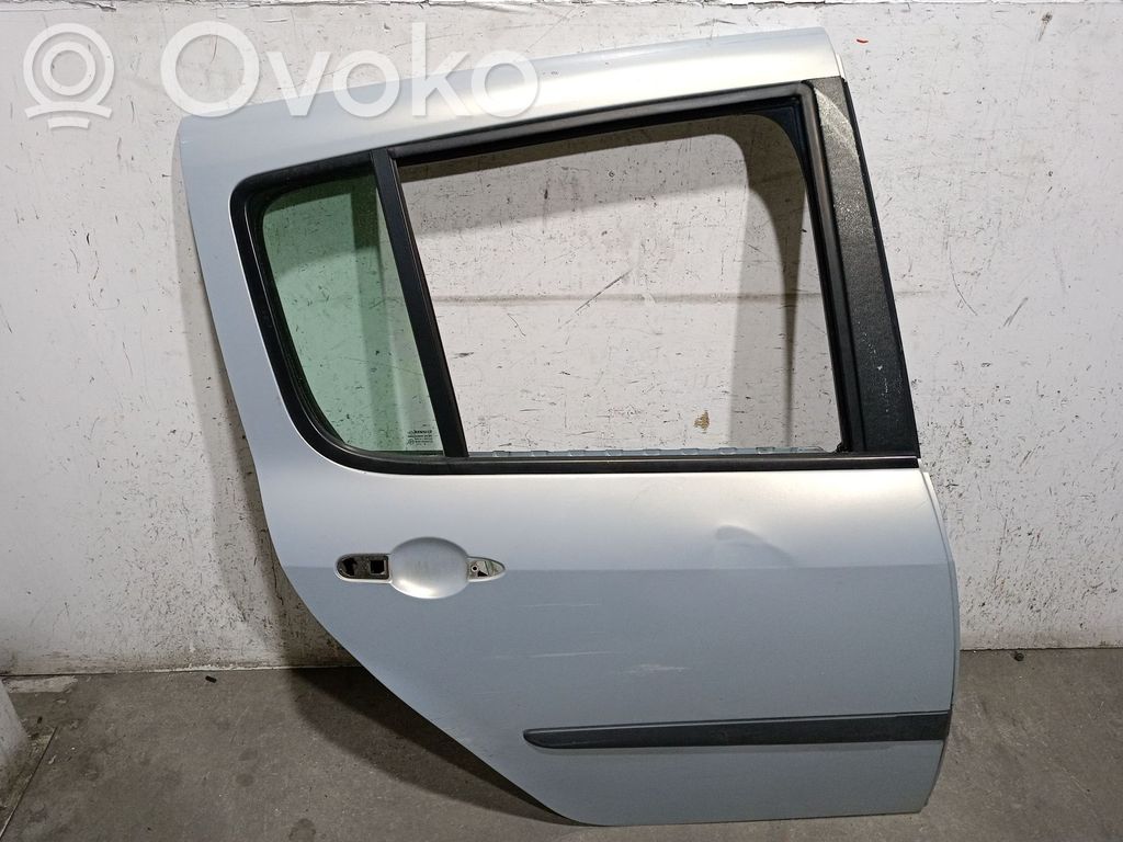 Galinės durys   821003585R,821003585R
