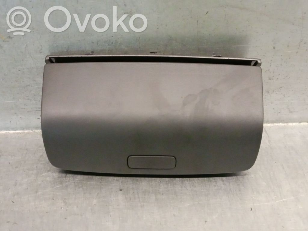 Guantera   1K0868837E,1K0868837G