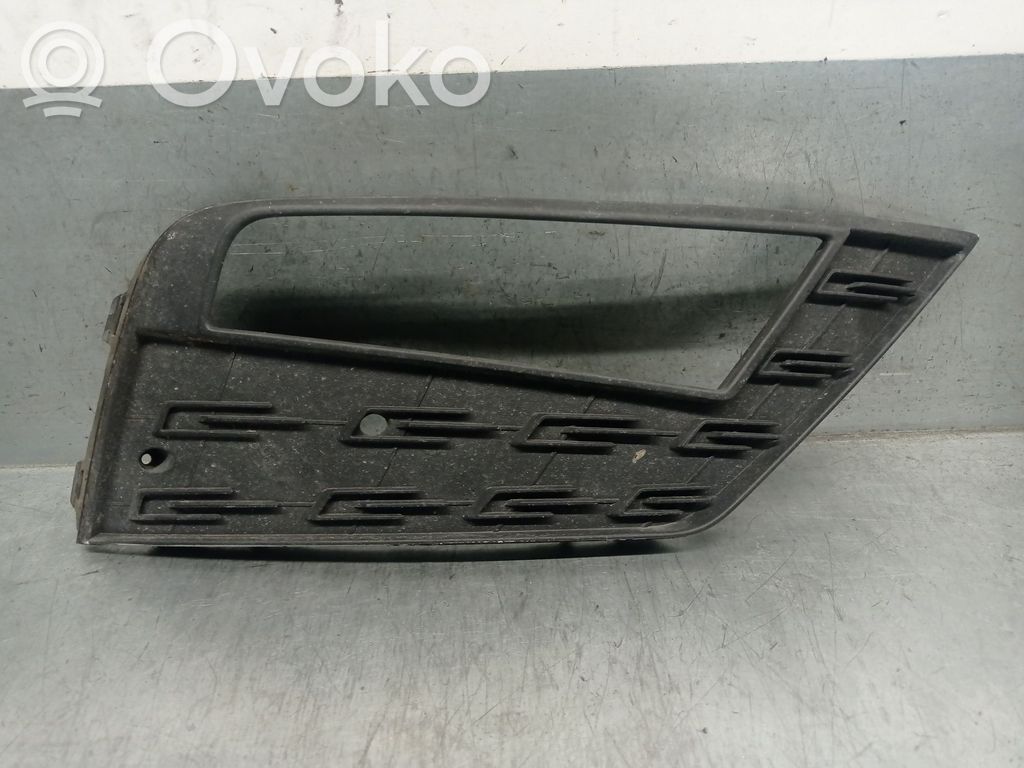 Seat Leon (5F) Grill / Wlot powietrza błotnika przedniego 