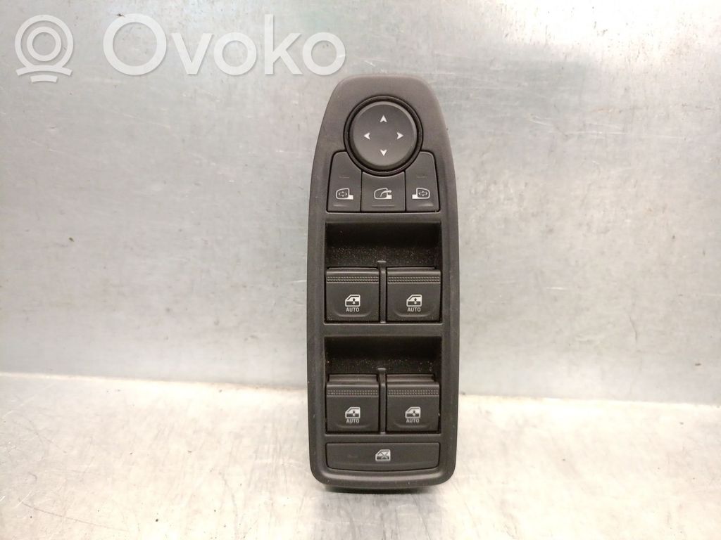Dacia Duster III Electric window control switch 