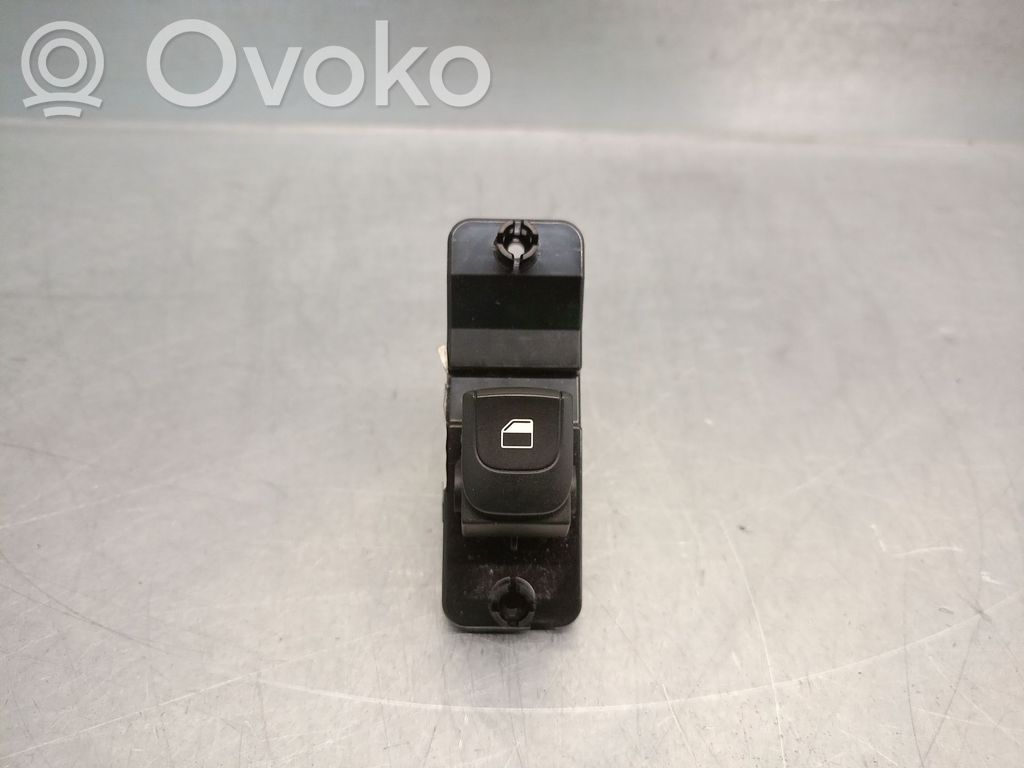 KIA Stonic Electric window control switch 