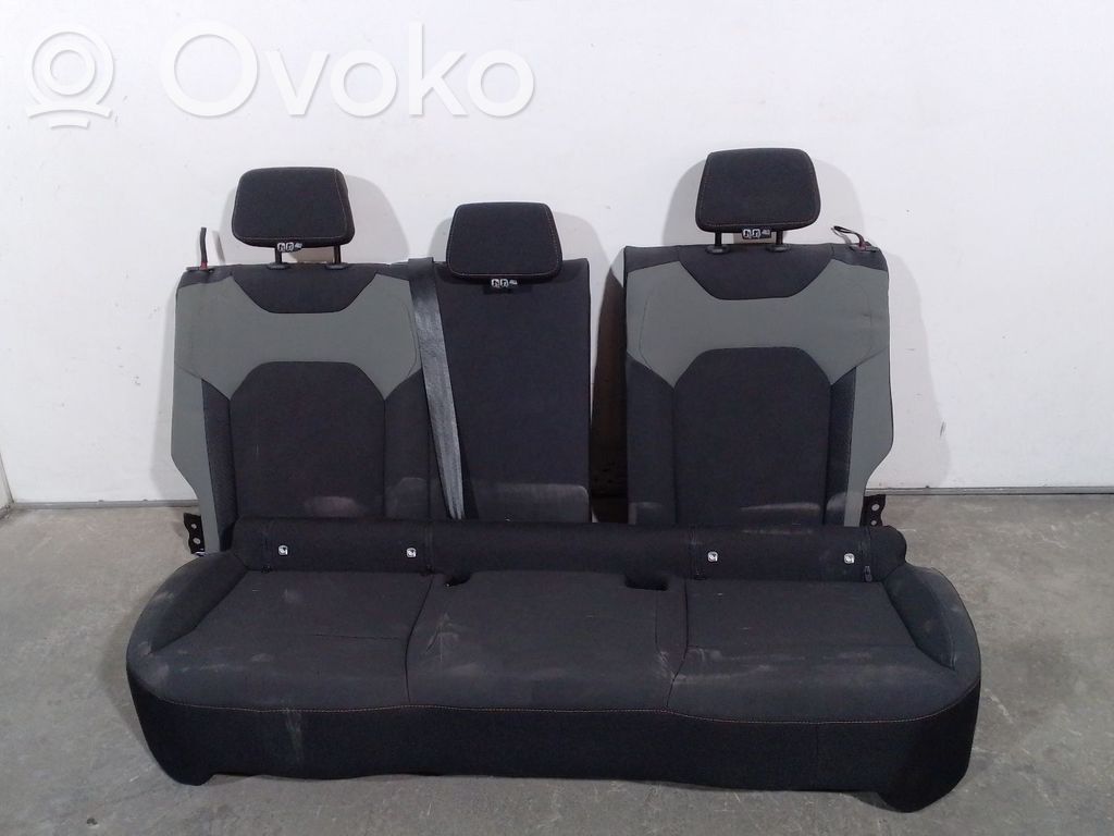 Dacia Duster III Takaistuin 