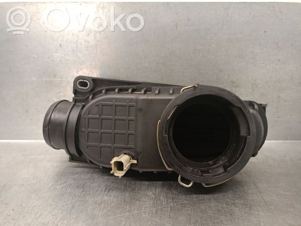 Ilmastointilaitteen putki (A/C)   4R8Q6K770AD,C2C39881