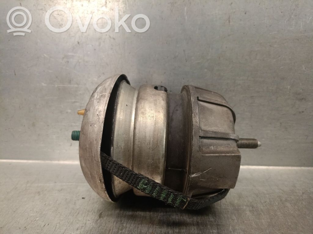 Engine mount bracket   XR82892,XR82892