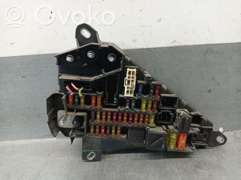 BMW 5 E60 E61 Saugiklių dėžė (komplektas) 