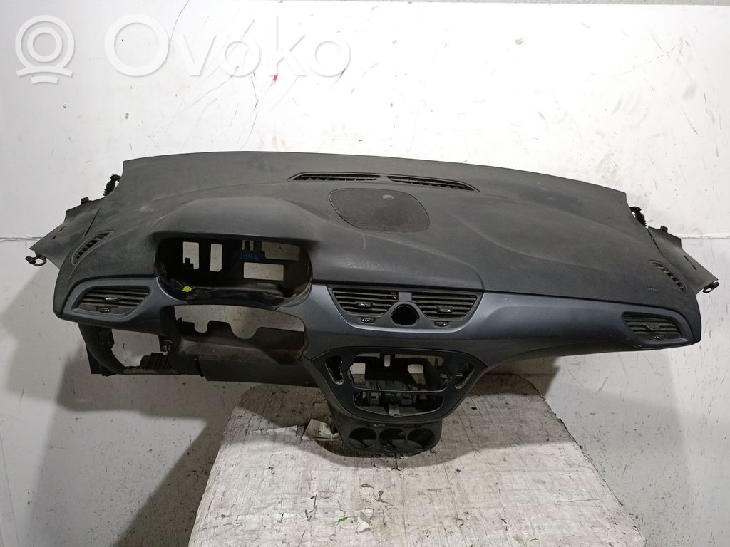 Opel Corsa E Dashboard 