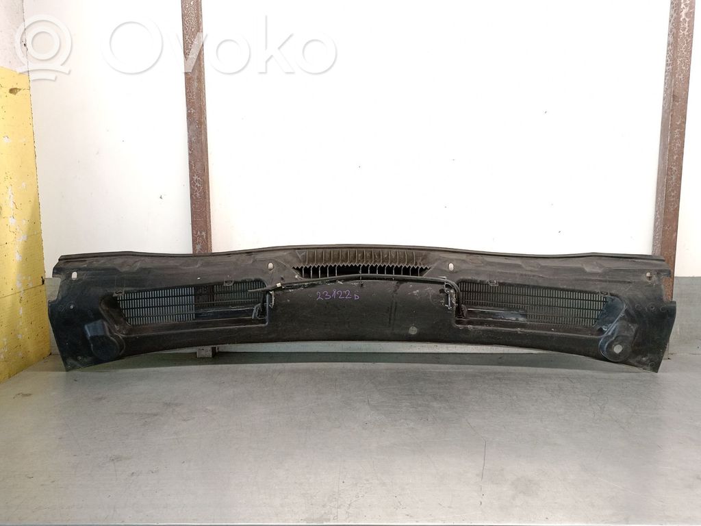 Ford Kuga I Windshield trim 