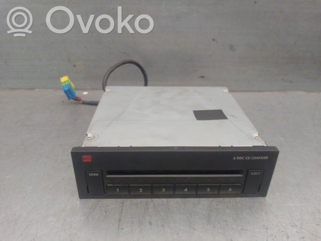 Seat Alhambra (Mk1) Unitate control sunet HiFi Audio 